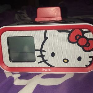 An hello kitty alarm clock